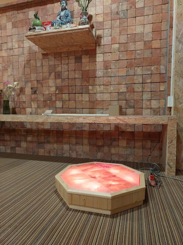 Bàn Thiền Đá Muối Himalaya Nguyễn Hà 9 viên cao cấp hình bát giác 4 Ban Thien Da Muoi himalaya 09 Vien Nguyen Ha Hinh bat giac cao cap 1 scaled e1746346445173